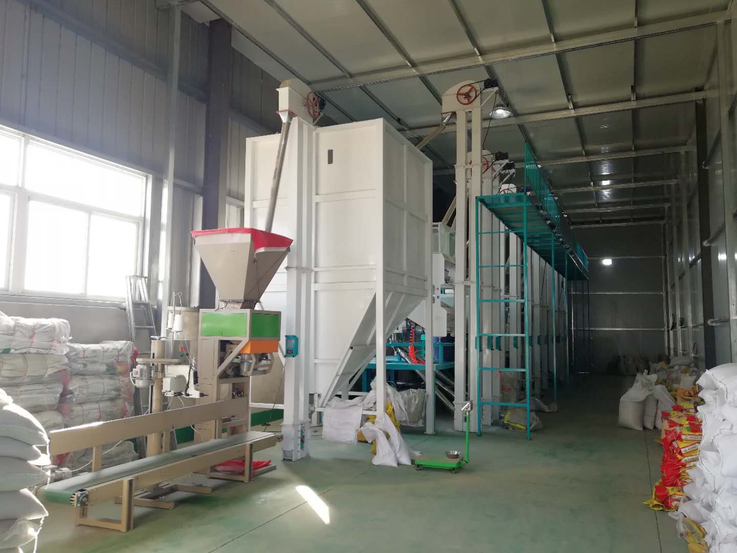 建設(shè)玉米深加工機(jī)械廠(chǎng)房有何要求?(圖1) 玉米深加工機(jī)械